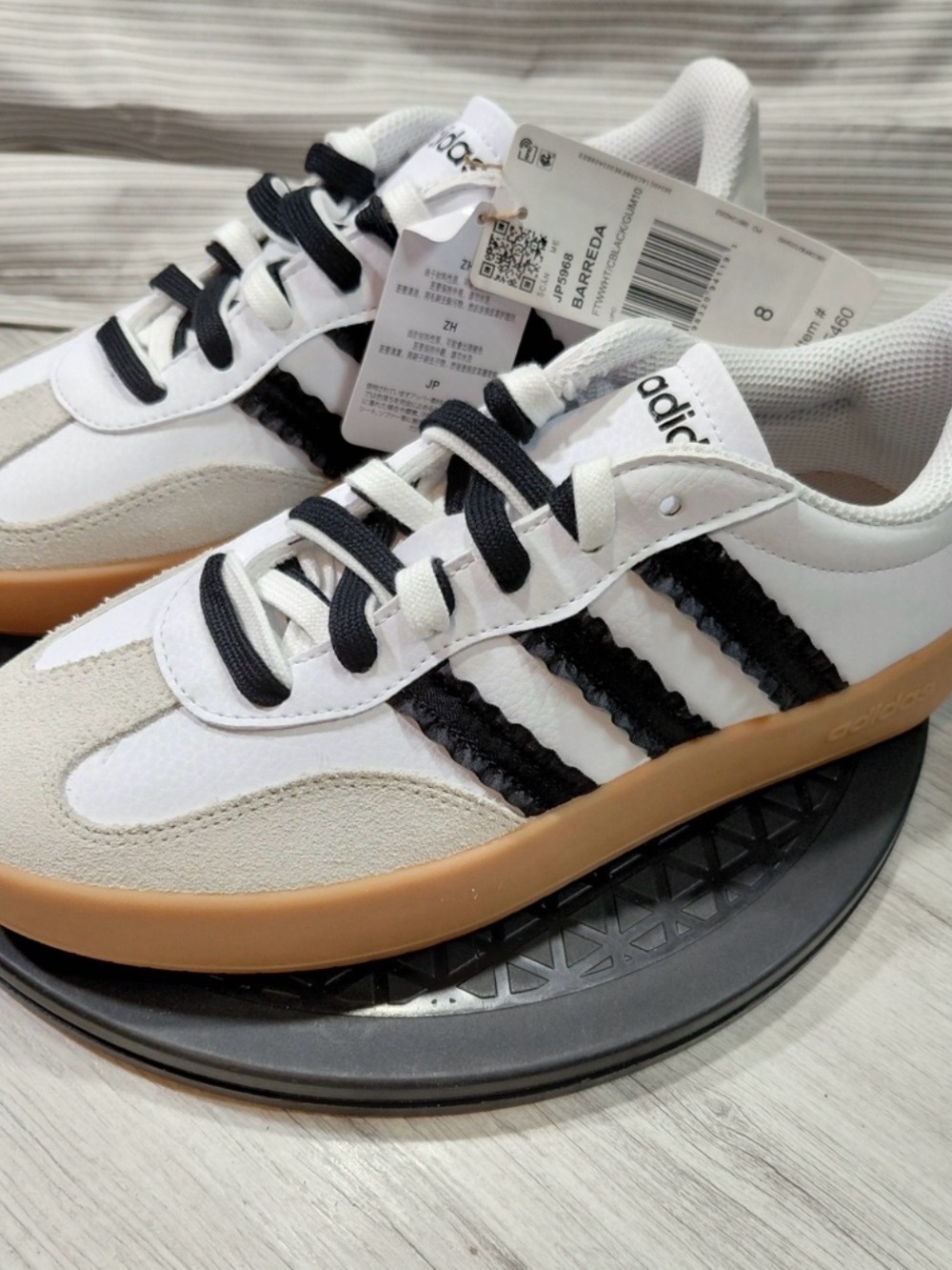 NEW Adidas Womens Barreda White & Black Gum-Soled Sneaker Leather/Suede Upper W8